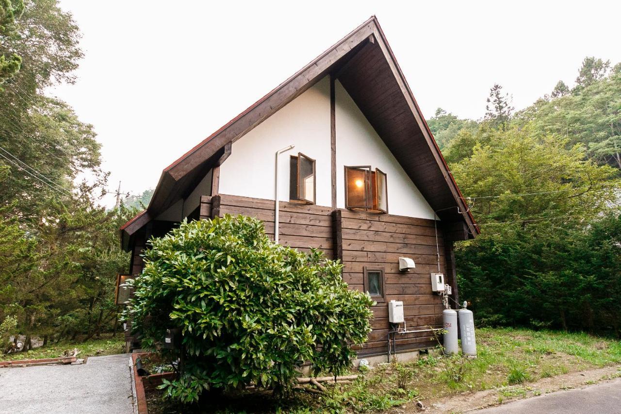 ログハウスせせらぎ Tsuru Esterno foto